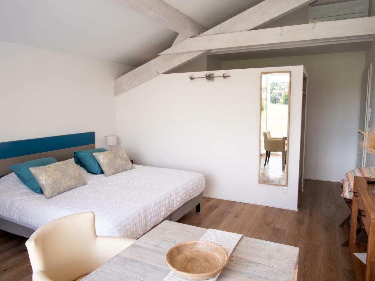 La Maison De La Cote Bed and breakfast *